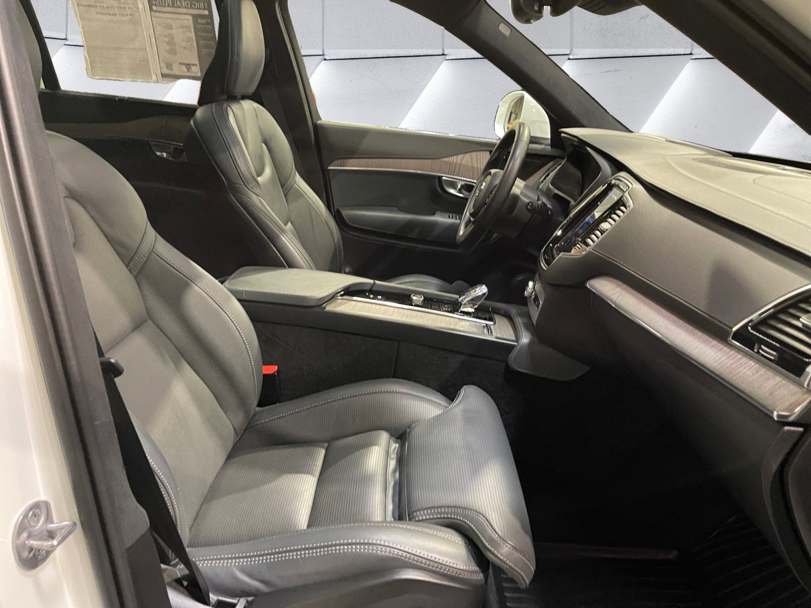 2024 Volvo XC90 Recharge Plug-In Hyb Ultimate Bright Theme