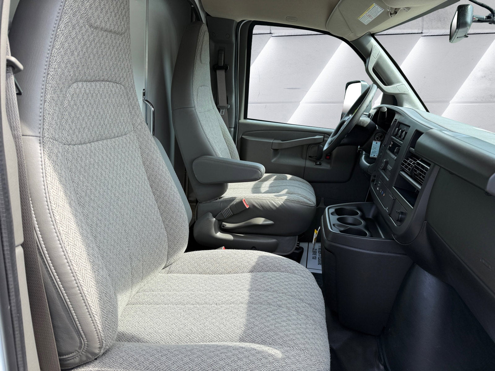 2025 Chevrolet Express Cutaway 3500 1WT Dejana Duracube II Cargo Body