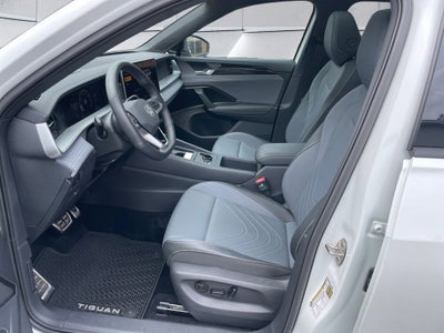 2025 Volkswagen Tiguan 2.0T SE R-Line Black