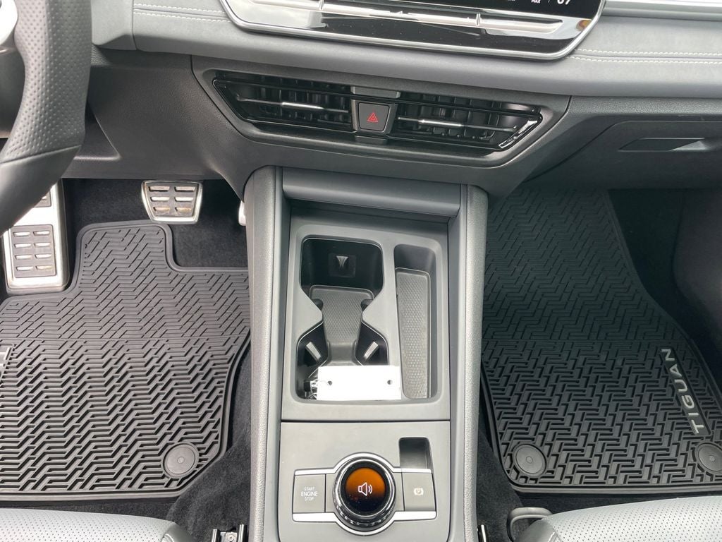 2025 Volkswagen Tiguan 2.0T SE R-Line Black