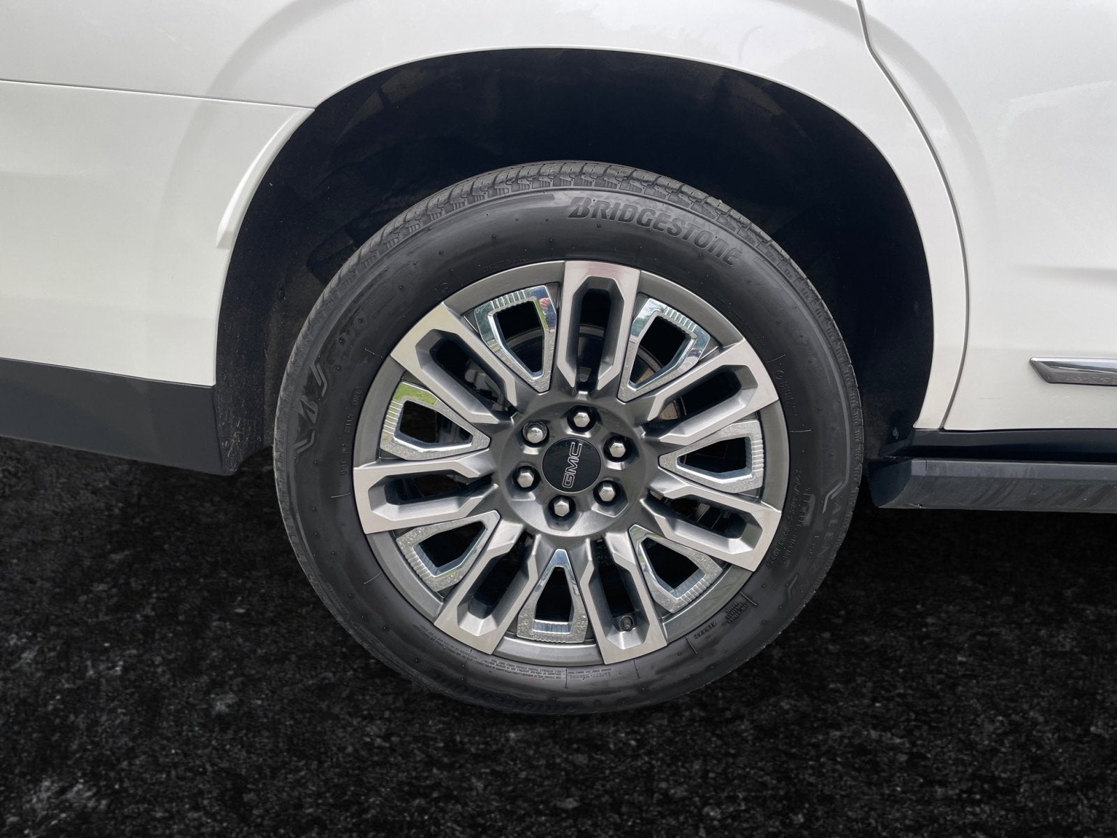 2024 GMC Yukon Denali Ultimate