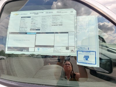 2025 Chevrolet Express Cutaway 3500 1WT 12 Ft. Unicell Aerocell Box