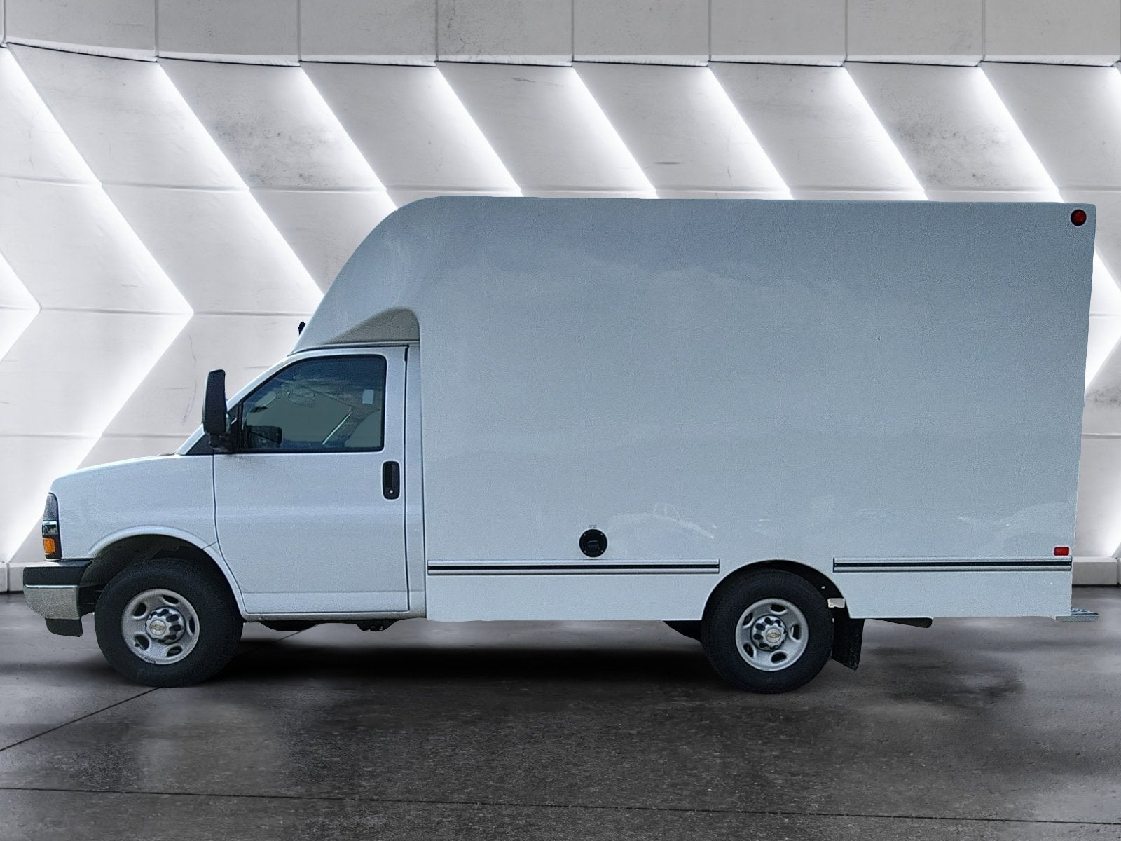 2025 Chevrolet Express Cutaway 3500 1WT 12 Ft. Unicell Aerocell Box