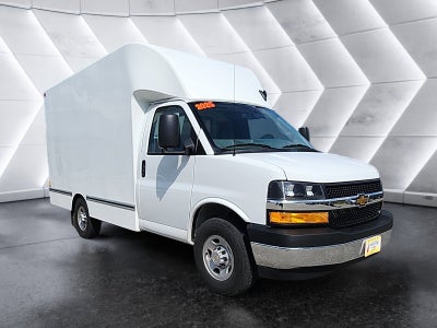 2025 Chevrolet Express Cutaway 3500 1WT 12 Ft. Unicell Aerocell Box