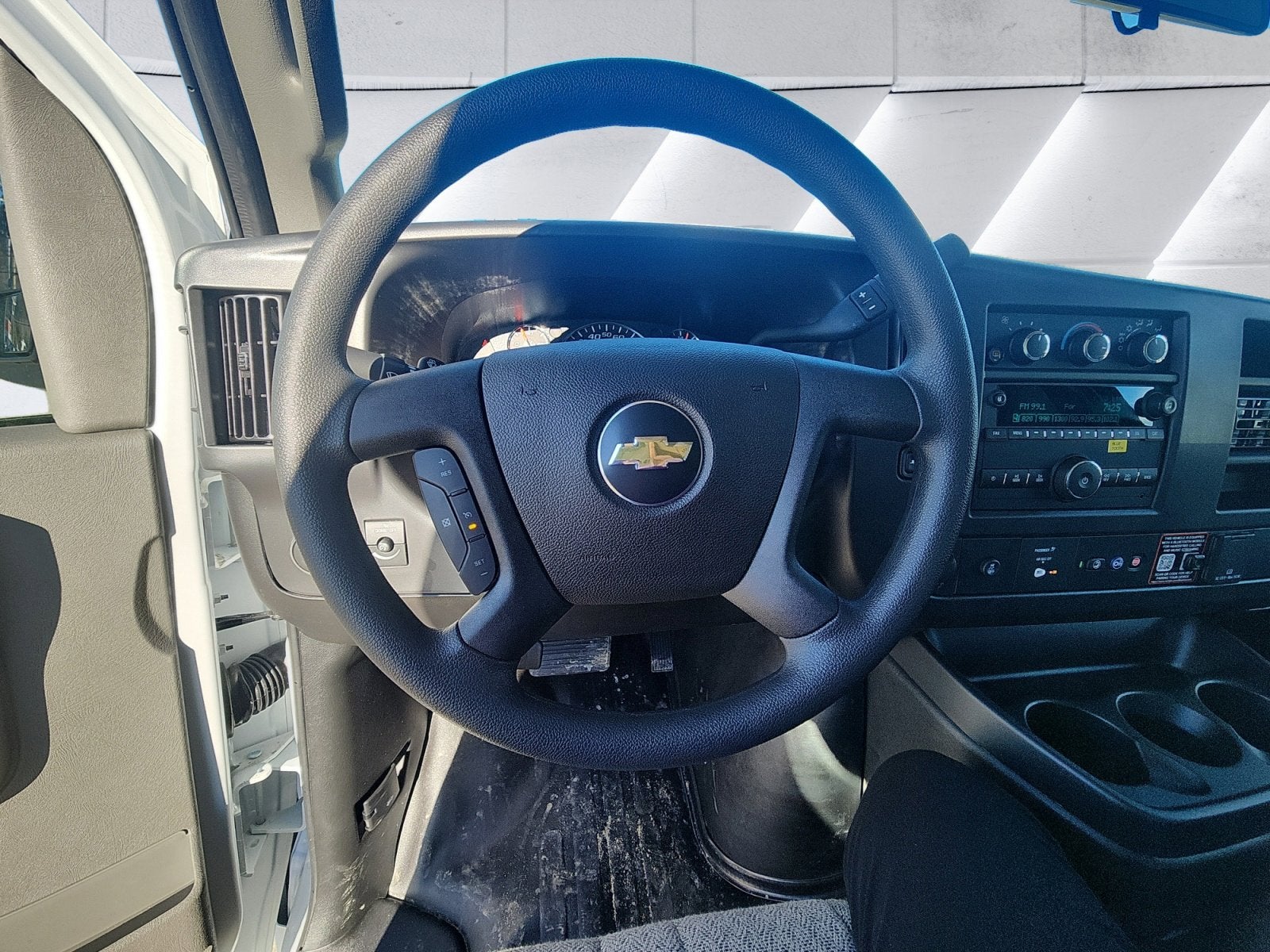 2025 Chevrolet Express Cargo 2500 WT