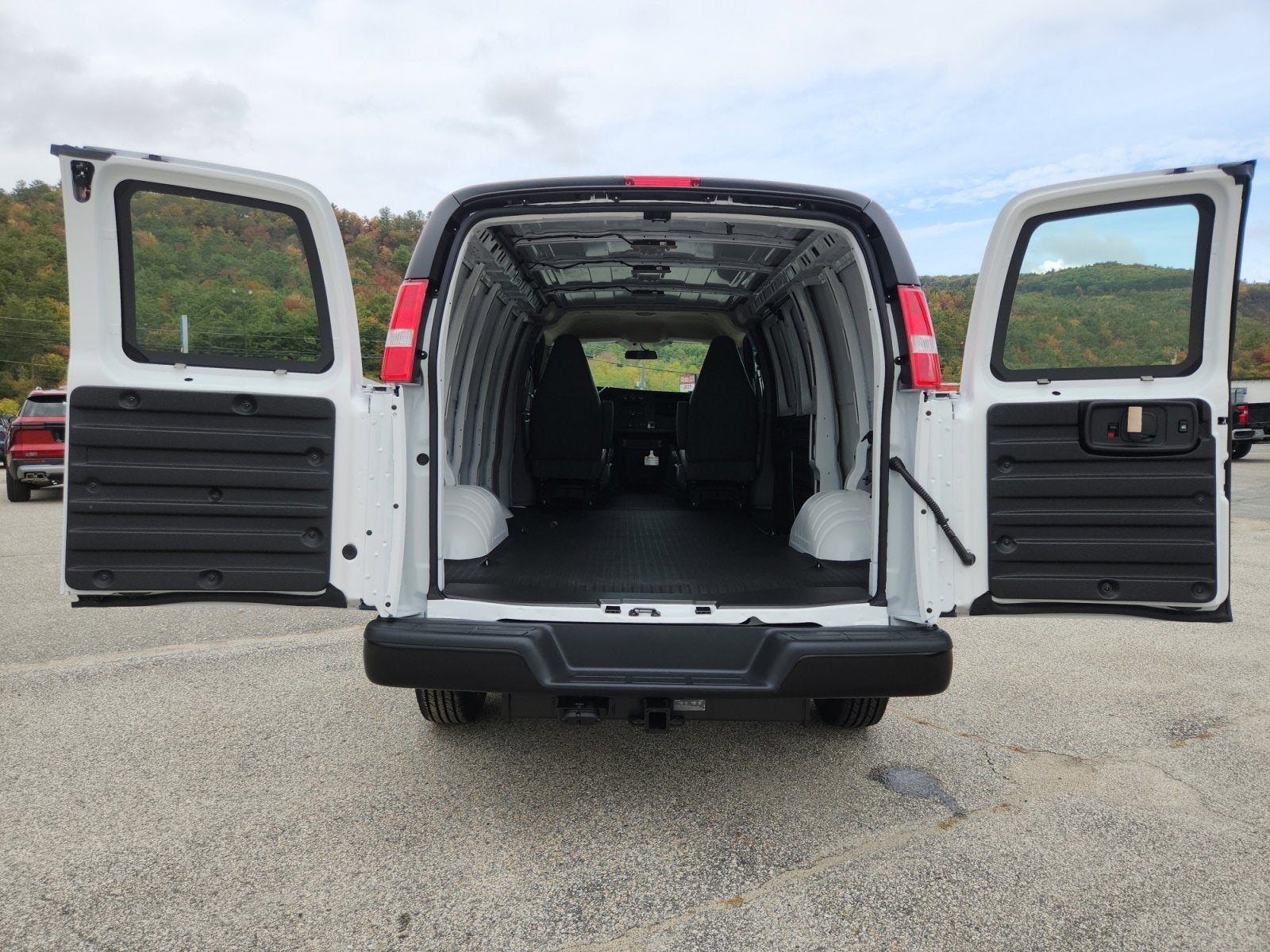 2025 Chevrolet Express Cargo 2500 WT