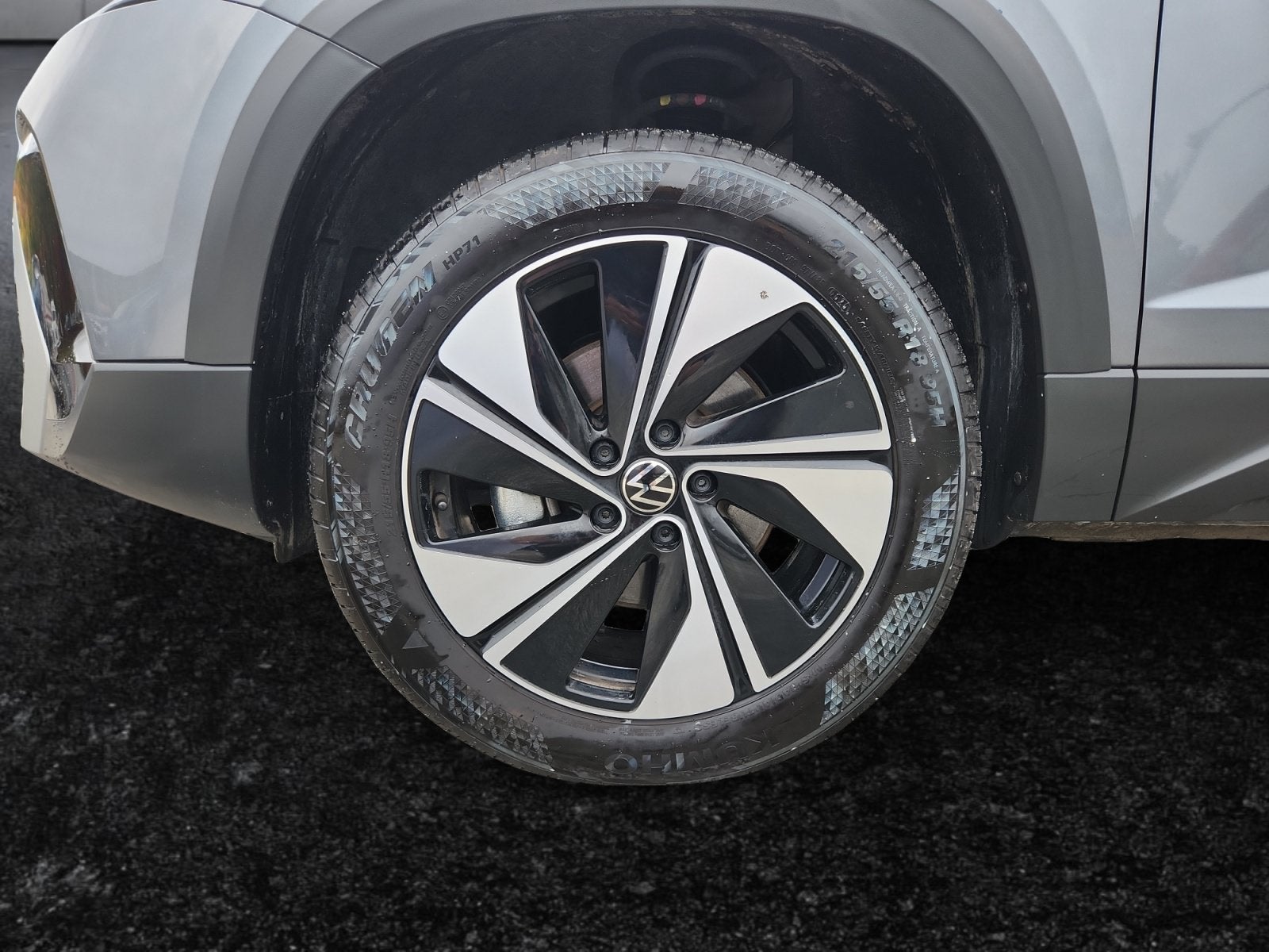 2025 Volkswagen Taos SE