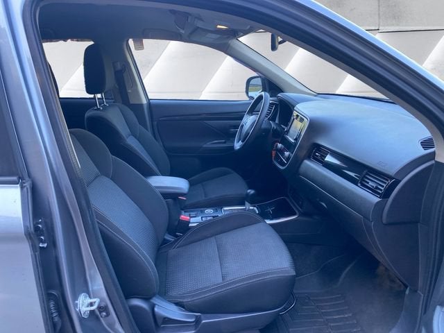 2020 Mitsubishi Outlander Base