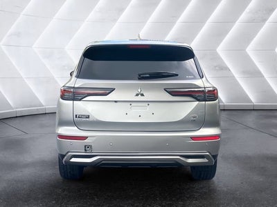 2025 Mitsubishi Outlander Base
