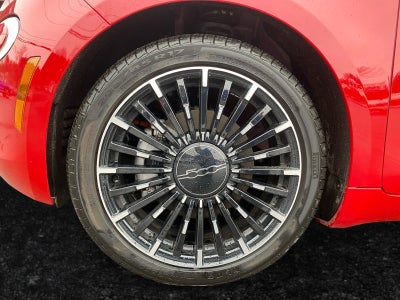 2024 FIAT 500e INSPI(RED)