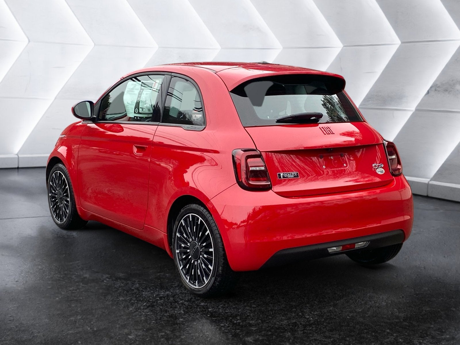 2024 FIAT 500e INSPI(RED)