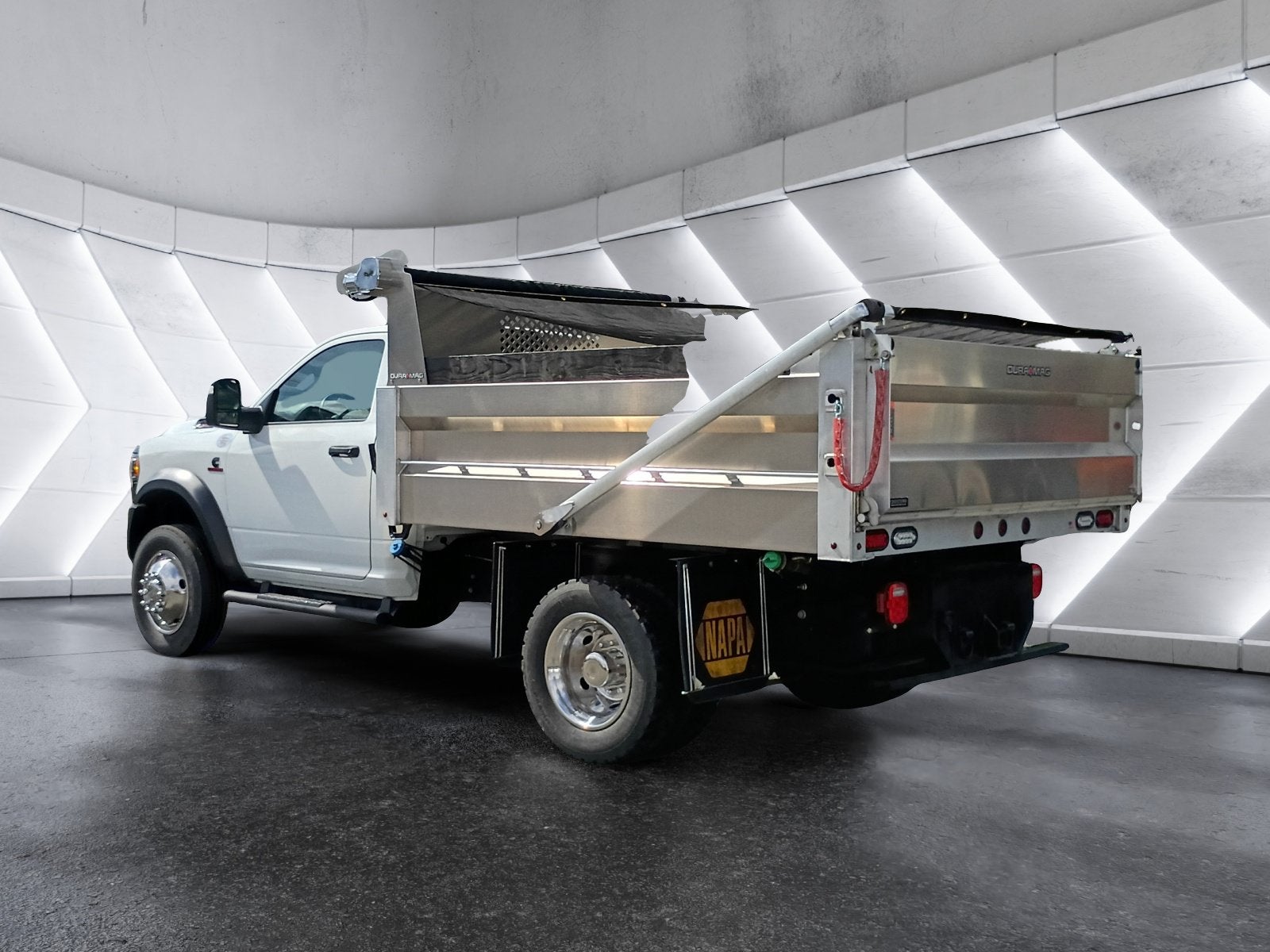 2023 RAM 5500 Chassis Cab Tradesman 60" CA DuraMag Dump