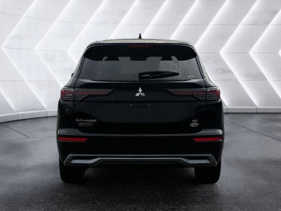 2025 Mitsubishi Outlander Base