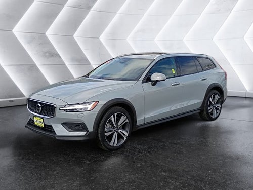 2025 Volvo V60 Cross Country B5 Plus