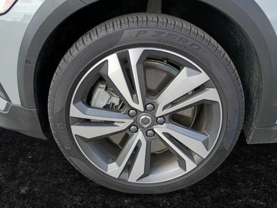 2025 Volvo V60 Cross Country B5 Plus